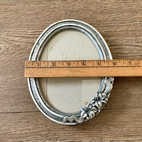 Vintage metal frame 6/7 inch - Picture 4 of 12